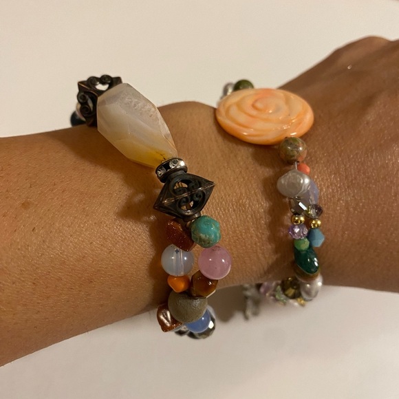 Colorful Hand made Beaded Bracelets Set with quartz and shell and bee charm - Picture 3 of 12